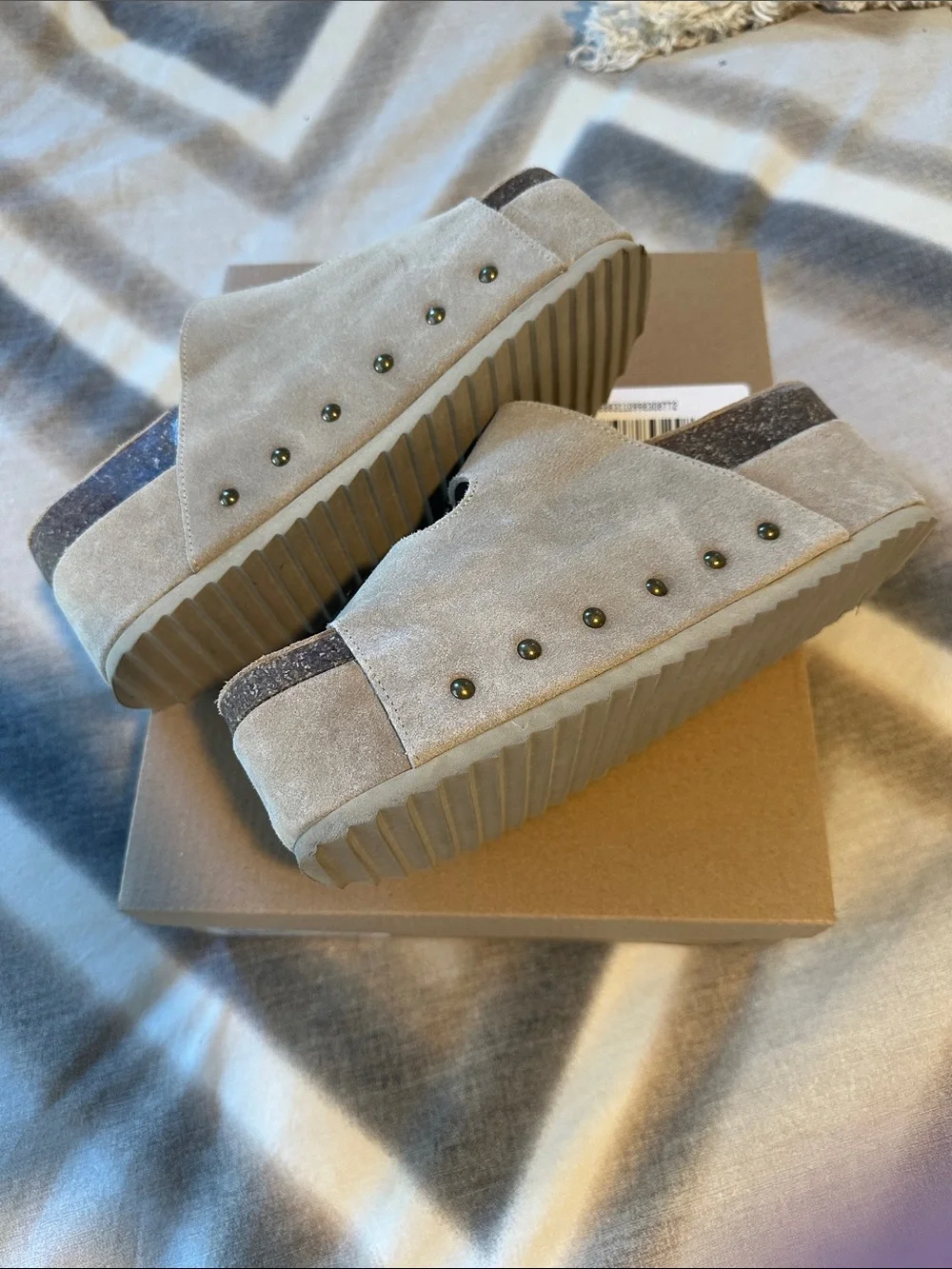 Steve Madden Kali Taupe Suede Platform Buckle Sandals
